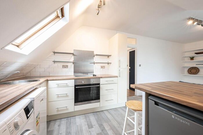 1 Bedroom Apartment To Rent In Fassett Road, Kingston Upon Thames, KT1