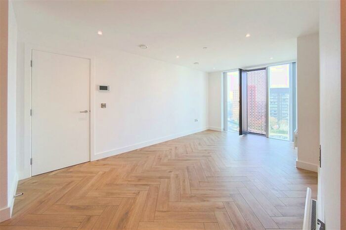 2 Bedroom Apartment To Rent In Elizabeth Tower, M15