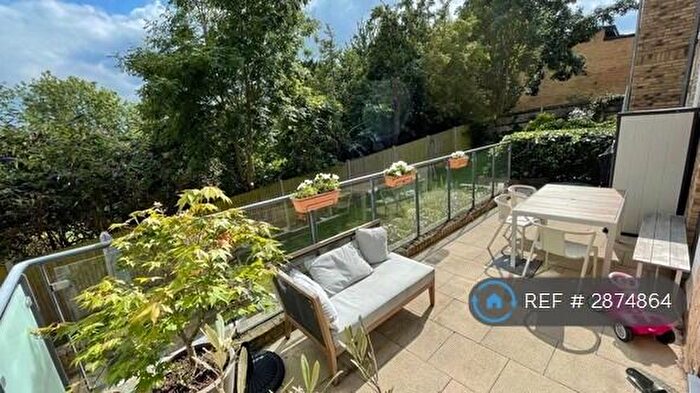 2 Bedroom Flat To Rent In Brockley Park, London, SE23