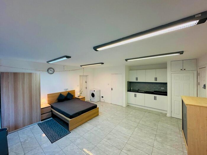 Studio To Rent In Hainault Road, Chigwell, IG7