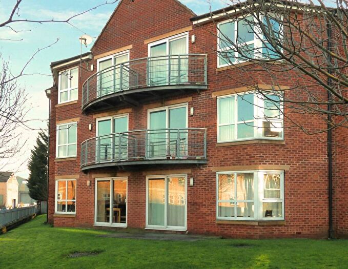 2 Bedroom Apartment To Rent In Woodeson Lea Rodley, Leeds, LS13