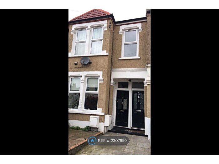 3 Bedroom Maisonette To Rent In Mellison Road, London, SW17