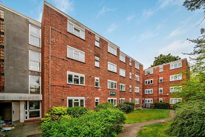 2 Bedroom Flat To Rent In Alexandra Road, Hounslow, TW3