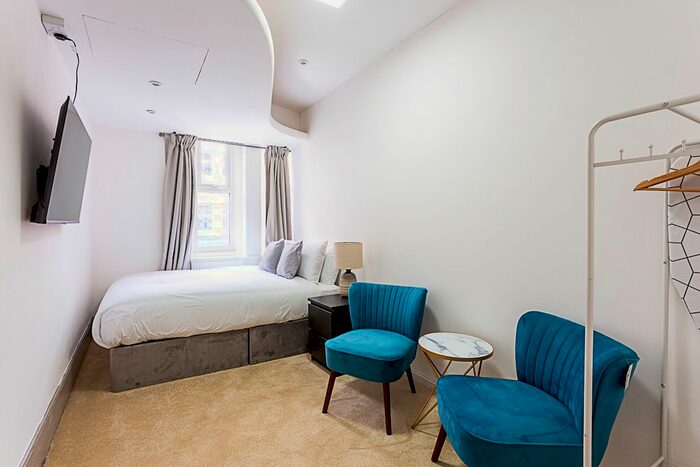 Studio To Rent In Bond Street, London, W5