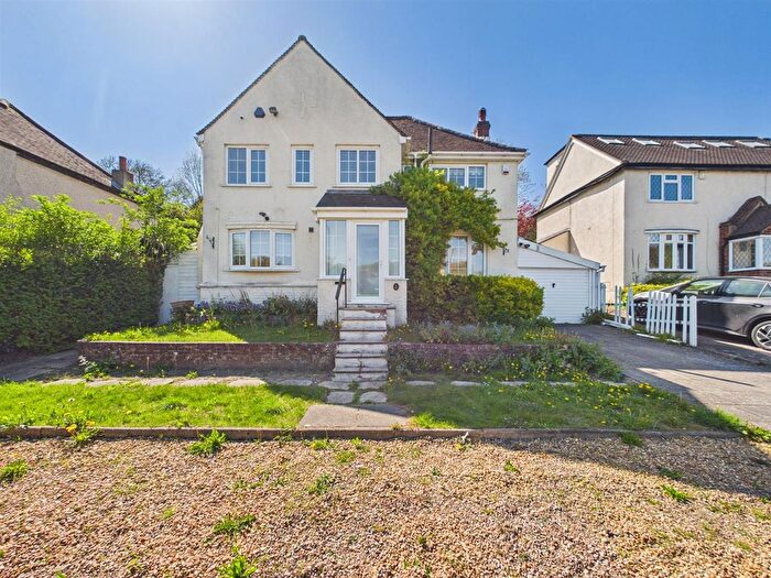 3 Bedroom Detached House For Sale In Marlpit Lane, Coulsdon, CR5