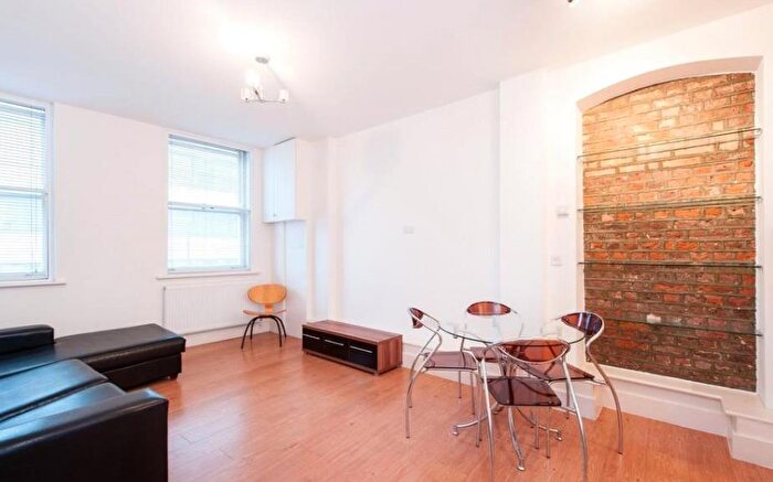 2 Bedroom Apartment To Rent In Park Road, Marylebone, London, NW1