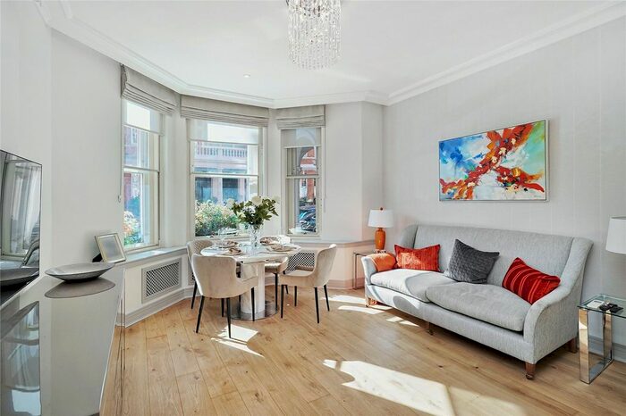 2 Bedroom Flat To Rent In Park Street, London, W1K