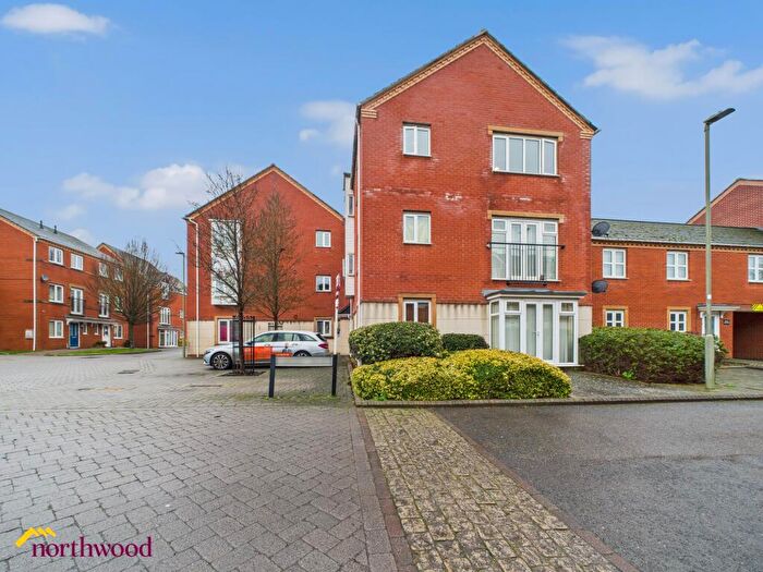 2 Bedroom Flat For Sale In Verney Road, Banbury, OX16
