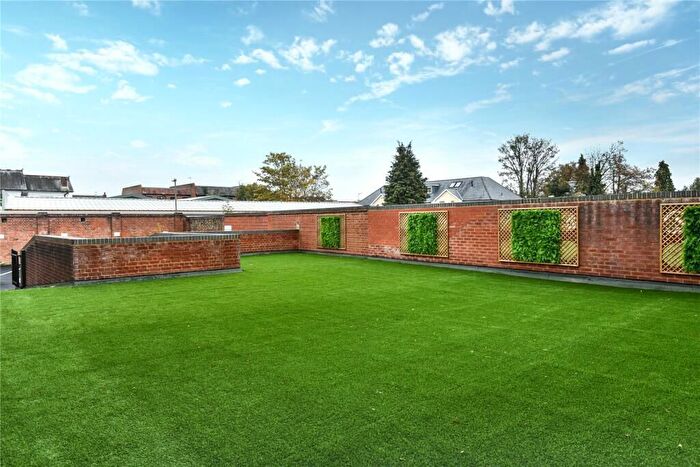1 Bedroom Flat For Sale In Queens Road, Farnborough, GU14