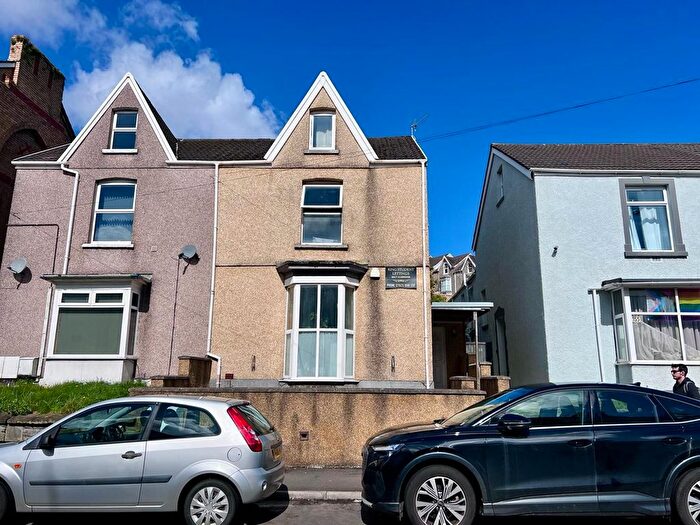 6 Bedroom Semi-Detached House To Rent In King Edwards Road, Swansea, SA1