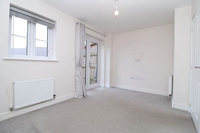 3 Bedroom Terraced House For Sale In Pintail Circle, Biddenham, MK40