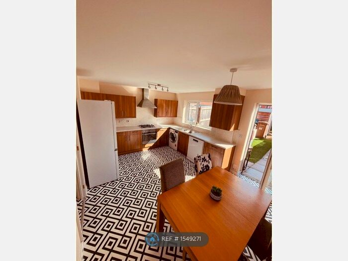 3 Bedroom Terraced House To Rent In Liverpool Street, Salford, M6