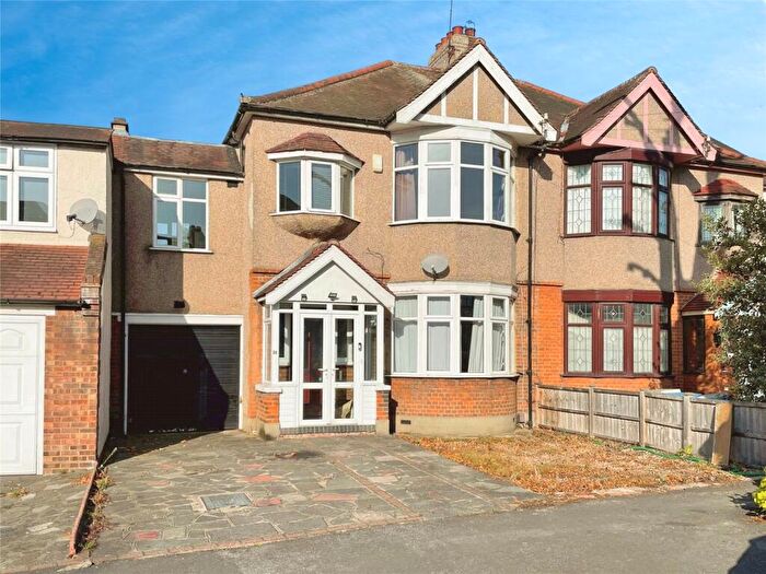 4 Bedroom House For Sale In Grey Towers Avenue, Hornchurch, RM11