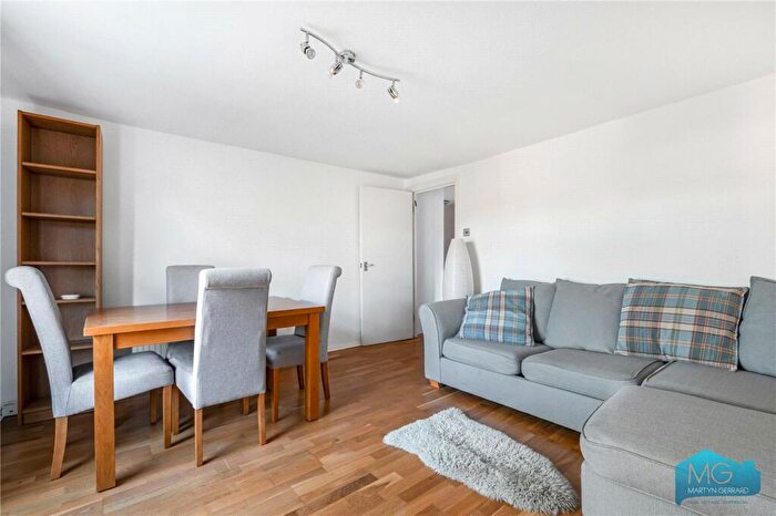1 Bedroom Apartment To Rent In Fortis Green, East Finchley, London, N2