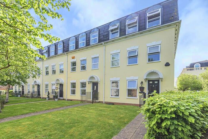 4 Bedroom Town House To Rent In Watermead, Aylesbury, HP19