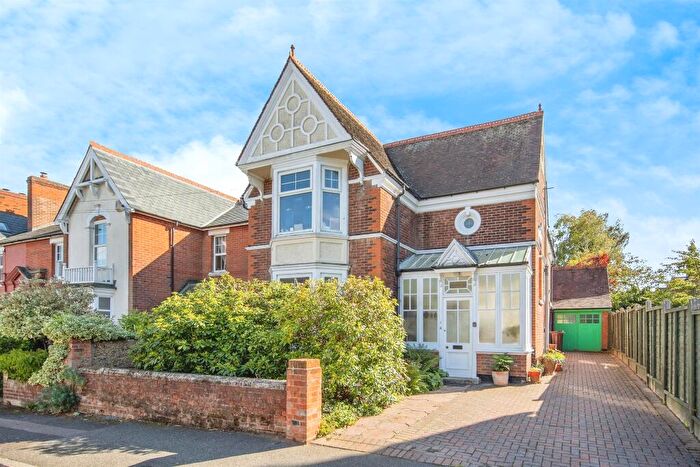 4 Bedroom Detached House For Sale In Gladstone Road, Colchester, CO1