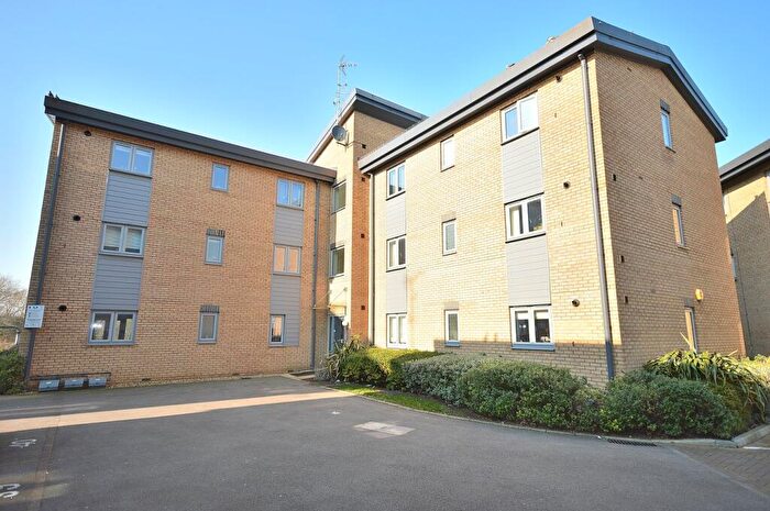 2 Bedroom Apartment To Rent In Old Towcester Road, Northampton, NN4