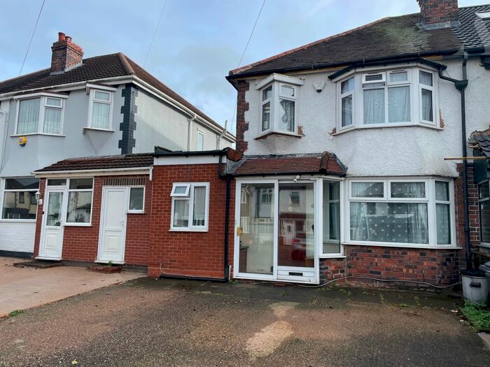 3 Bedroom Semi-Detached House To Rent In Twyford Road, Birmingham, West Midlands, B8