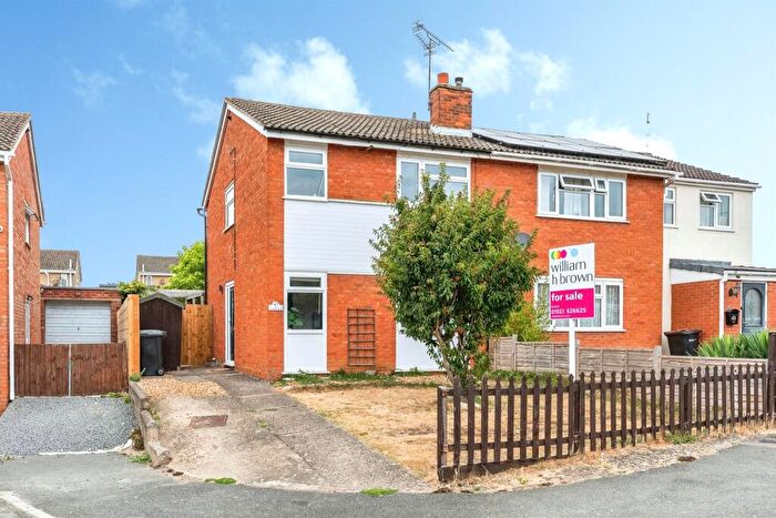 3 Bedroom Semi-Detached House For Sale In Langham Road, Raunds, NN9