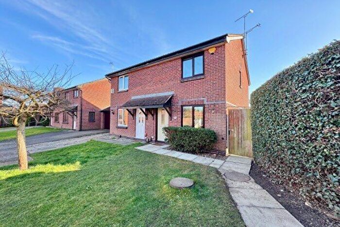 2 Bedroom Property To Rent In Courtney Close, Nottingham, NG8