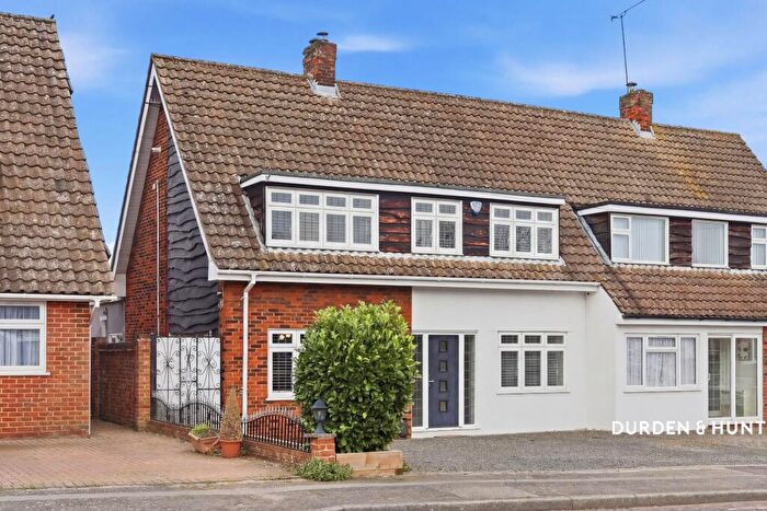 3 Bedroom Semi-Detached House For Sale In Nursery Road, Hook End, CM15