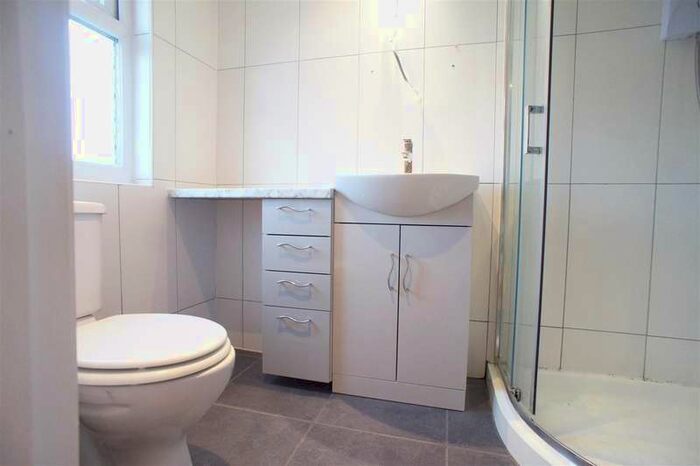 House To Rent In Green Street, Enfield, EN3