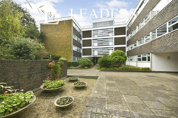 2 Bedroom Apartment For Sale In Somerhill Road, Hove, East Sussex, BN3
