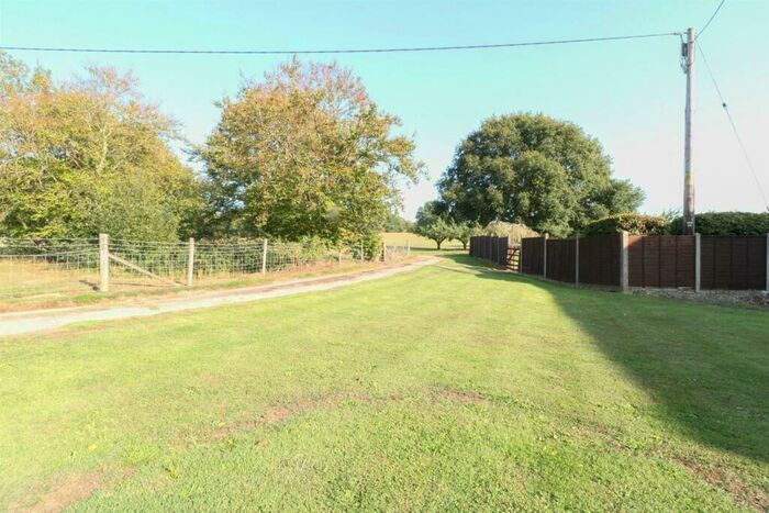 1 Bedroom Detached Bungalow To Rent In Plaistow Road, Kirdford, RH14