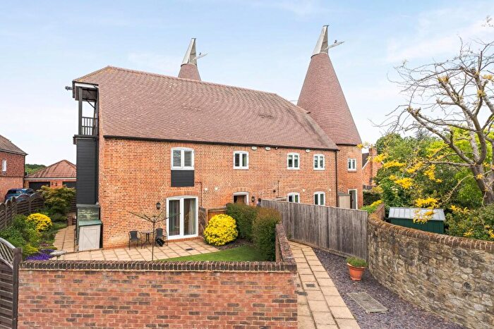 3 Bedroom Apartment For Sale In Darcy Court, East Malling, West Malling, ME19