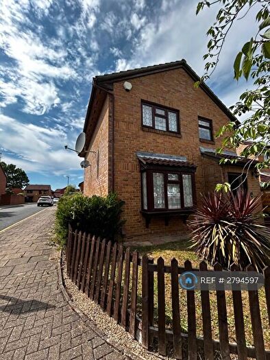 4 Bedroom Detached House To Rent In Chapel Farm Road, London, SE9