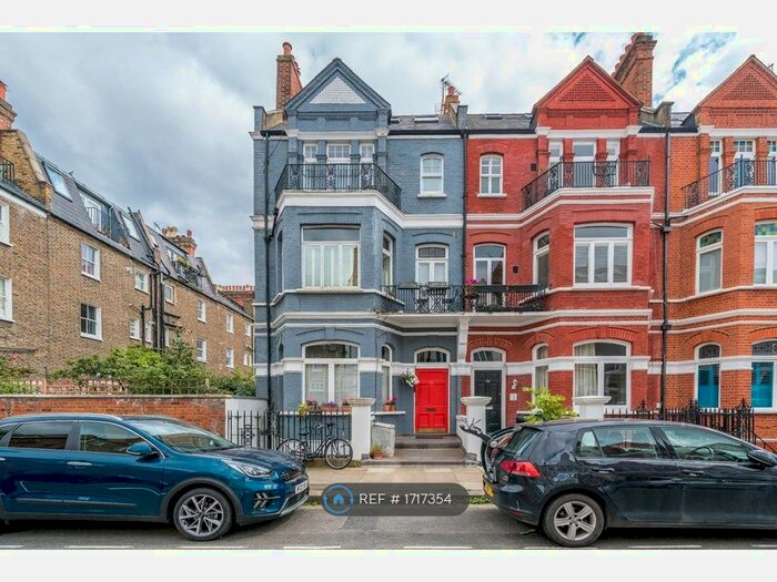 2 Bedroom Flat To Rent In Barons Court, London, W14