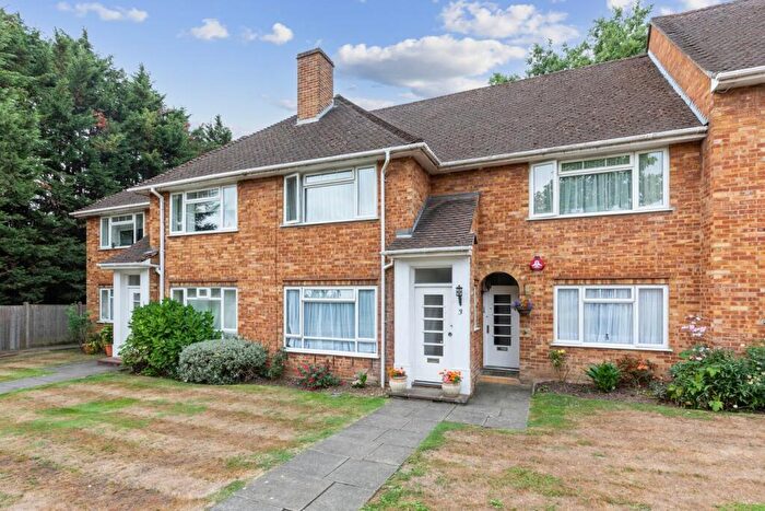 2 Bedroom Maisonette For Sale In Kerry Court, Stanmore, HA7