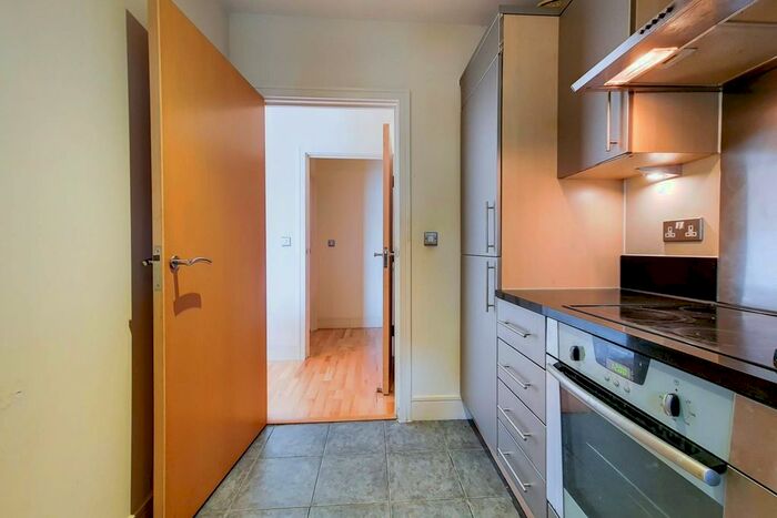 2 Bedroom Flat To Rent In City Walk, London Bridge, London, SE1