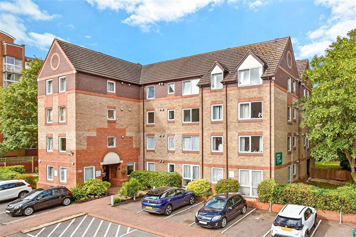 1 Bedroom Flat For Sale In Cedar Road, Sutton, Surrey, SM2