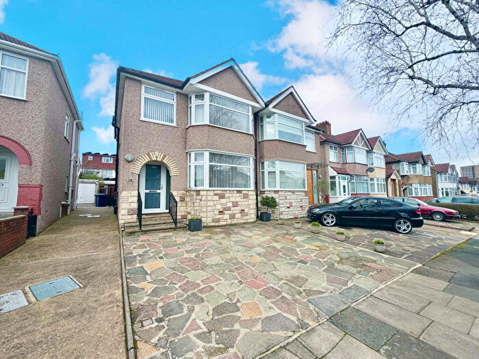 3 Bedroom Semi Detached House For Sale In Lynton Avenue, Colindale, London, NW9