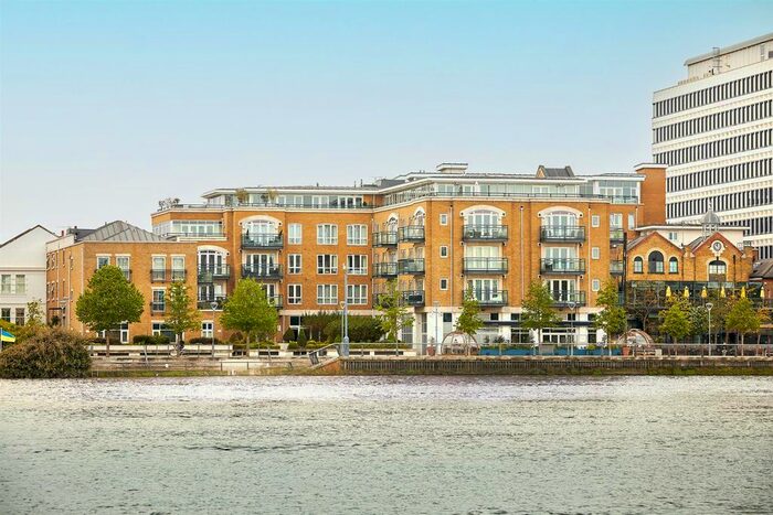 2 Bedroom Flat To Rent In Brewhouse Lane, London, SW15