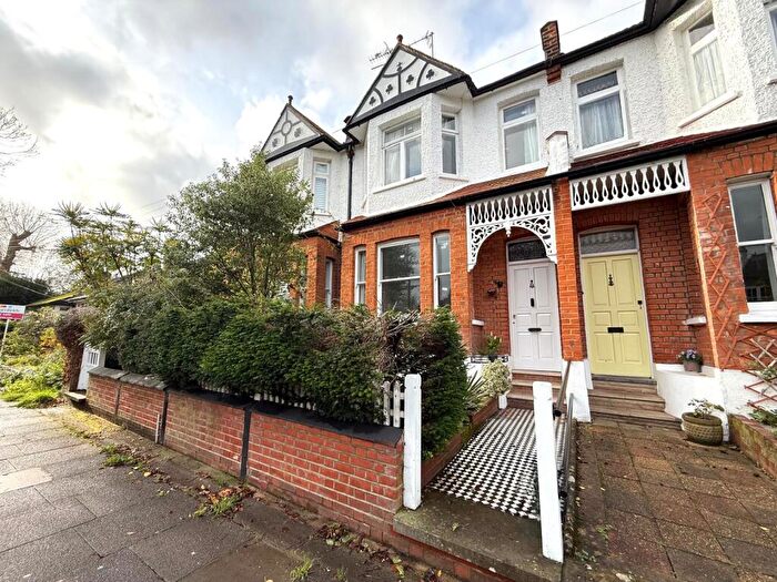 4 Bedroom House To Rent In River View, Enfield, EN2