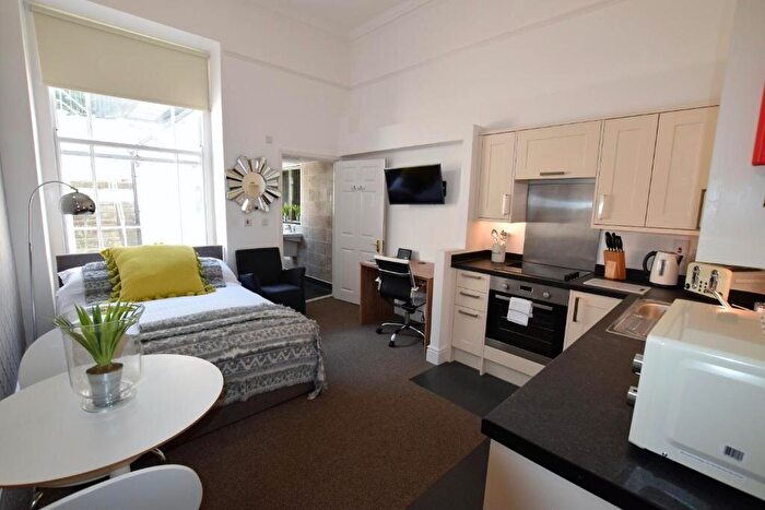 Flat To Rent In Berkeley Square, Bristol, BS8