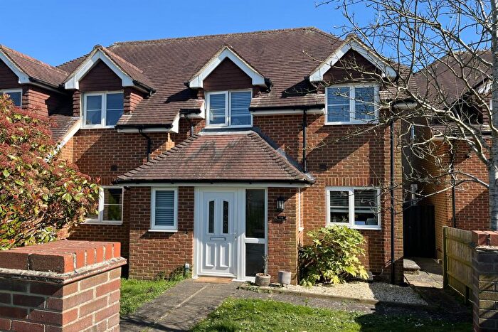 2 Bedroom Semi-Detached House To Rent In Roman Road, Basingstoke, RG23