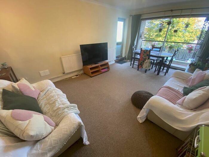 2 Bedroom Flat To Rent In Asquith Court, Eaton Crescent, Uplands, Swansea, SA1