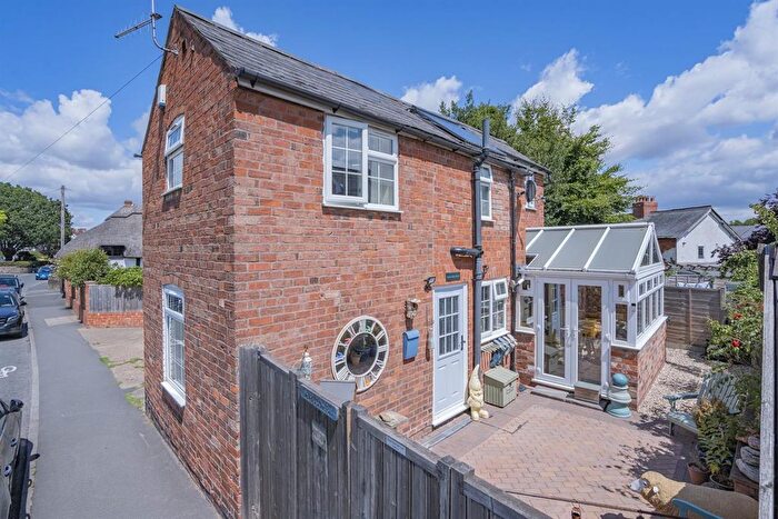 2 Bedroom Detached House For Sale In Court Road, Malvern, Worcestershire, WR14