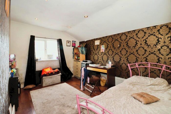 3 Bedroom Terraced House For Sale In Stapleton Road, Bristol, BS5