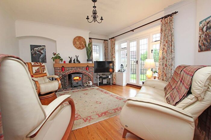 4 Bedroom Detached House For Sale In The Close, Off Huggetts Lane, Eastbourne, BN22