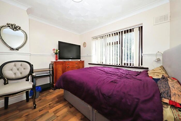 3 Bedroom Semi-Detached House For Sale In Pool Hall Crescent, Wolverhampton, WV3