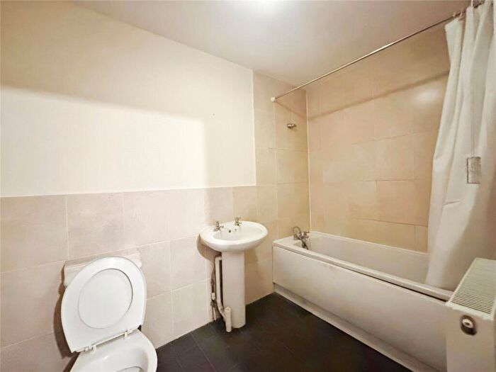 1 Bedroom Flat To Rent In Canterbury Street, Gillingham, Kent, ME7