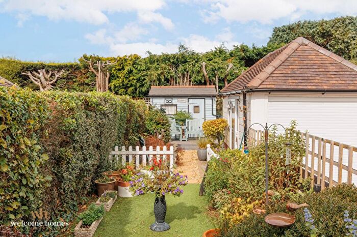 2 Bedroom Flat For Sale In Cooper Dean Drive, Bournemouth, BH8
