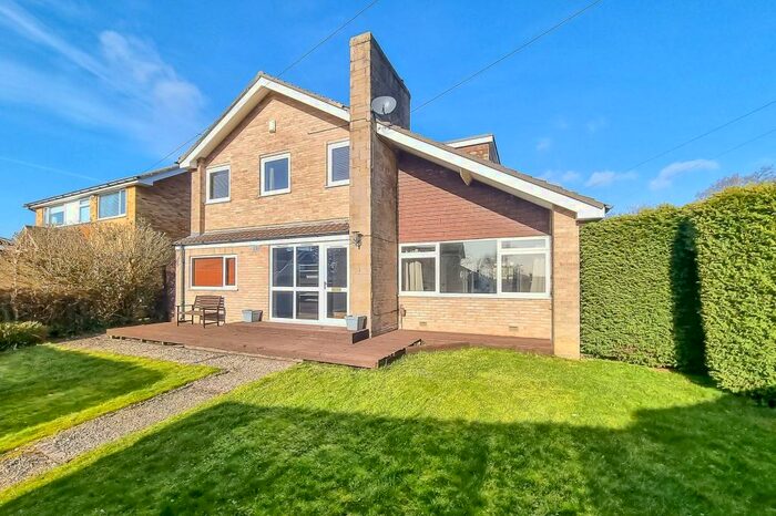 4 Bedroom Detached House To Rent In Daleside Drive, Harrogate, HG2