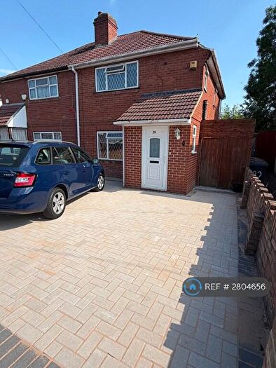 4 Bedroom Semi-Detached House To Rent In Essex Avenue, Slough, SL2