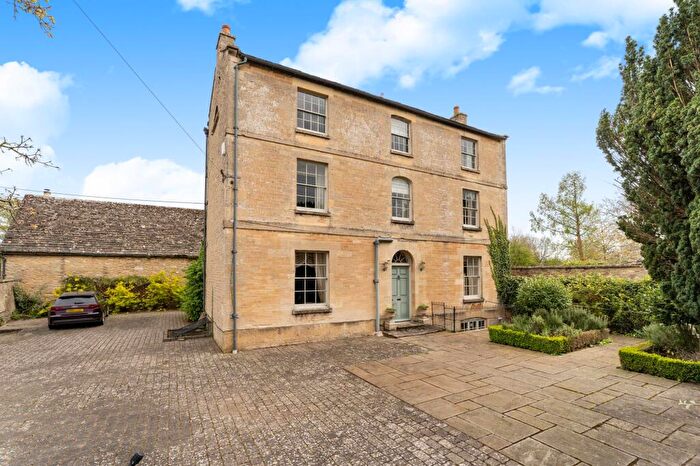 4 Bedroom Link Detached House For Sale In New Road, Bampton, OX18