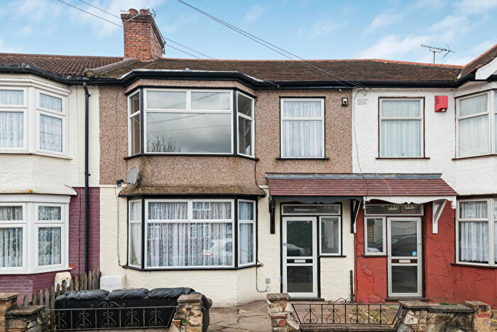 3 Bedroom House For Sale In Middlesborough Road, London, N18